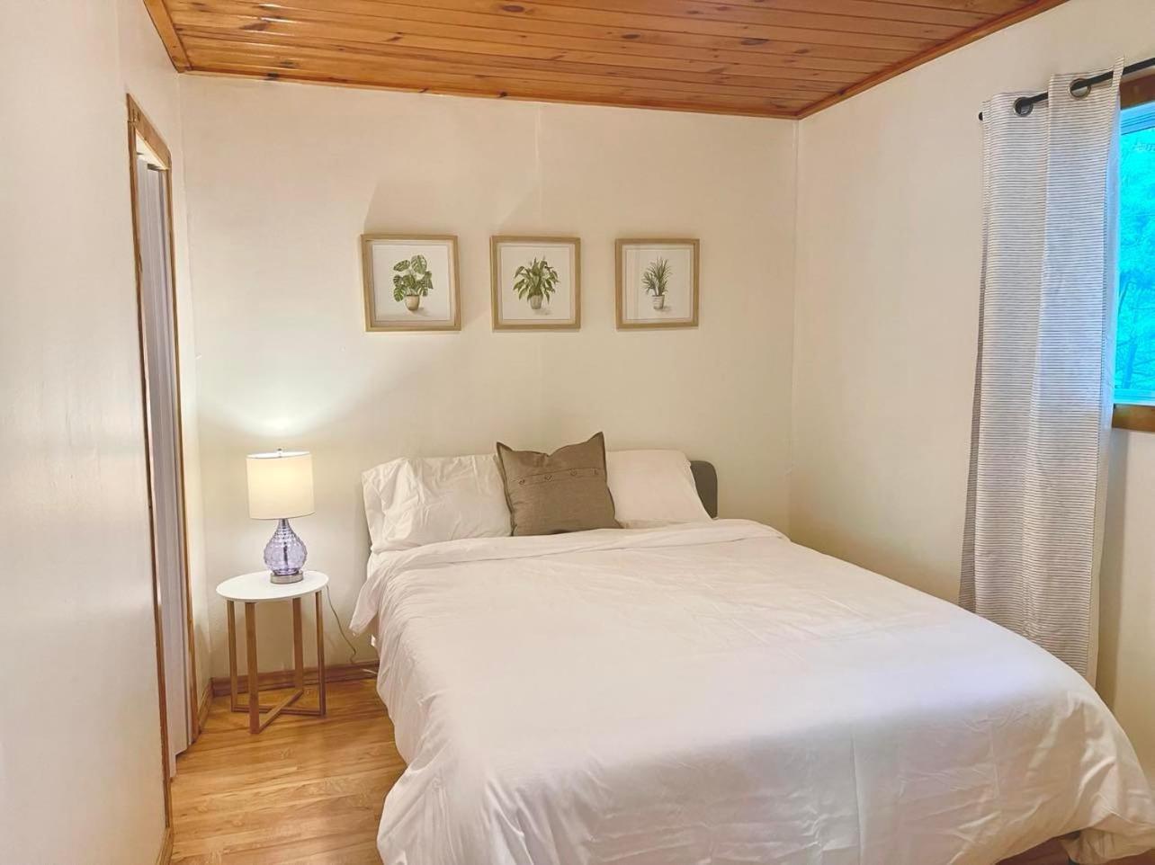 The Finch Beach Resort North Bay Zimmer foto